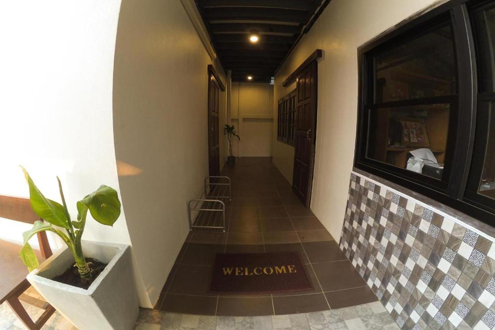 Urban Bed (Adults Only) Hostel Chiang Mai Exterior photo