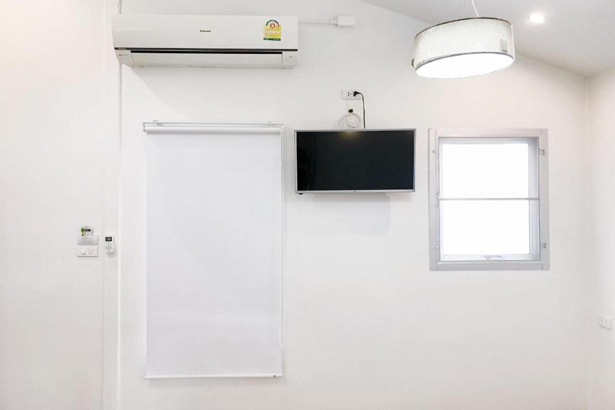 Urban Bed (Adults Only) Hostel Chiang Mai Exterior photo