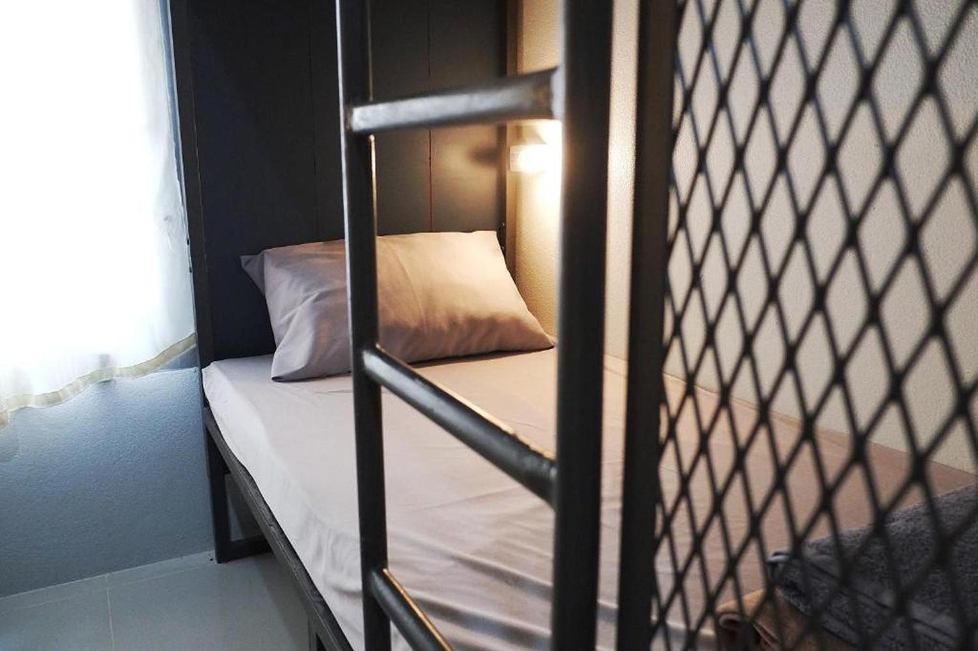 Urban Bed (Adults Only) Hostel Chiang Mai Exterior photo