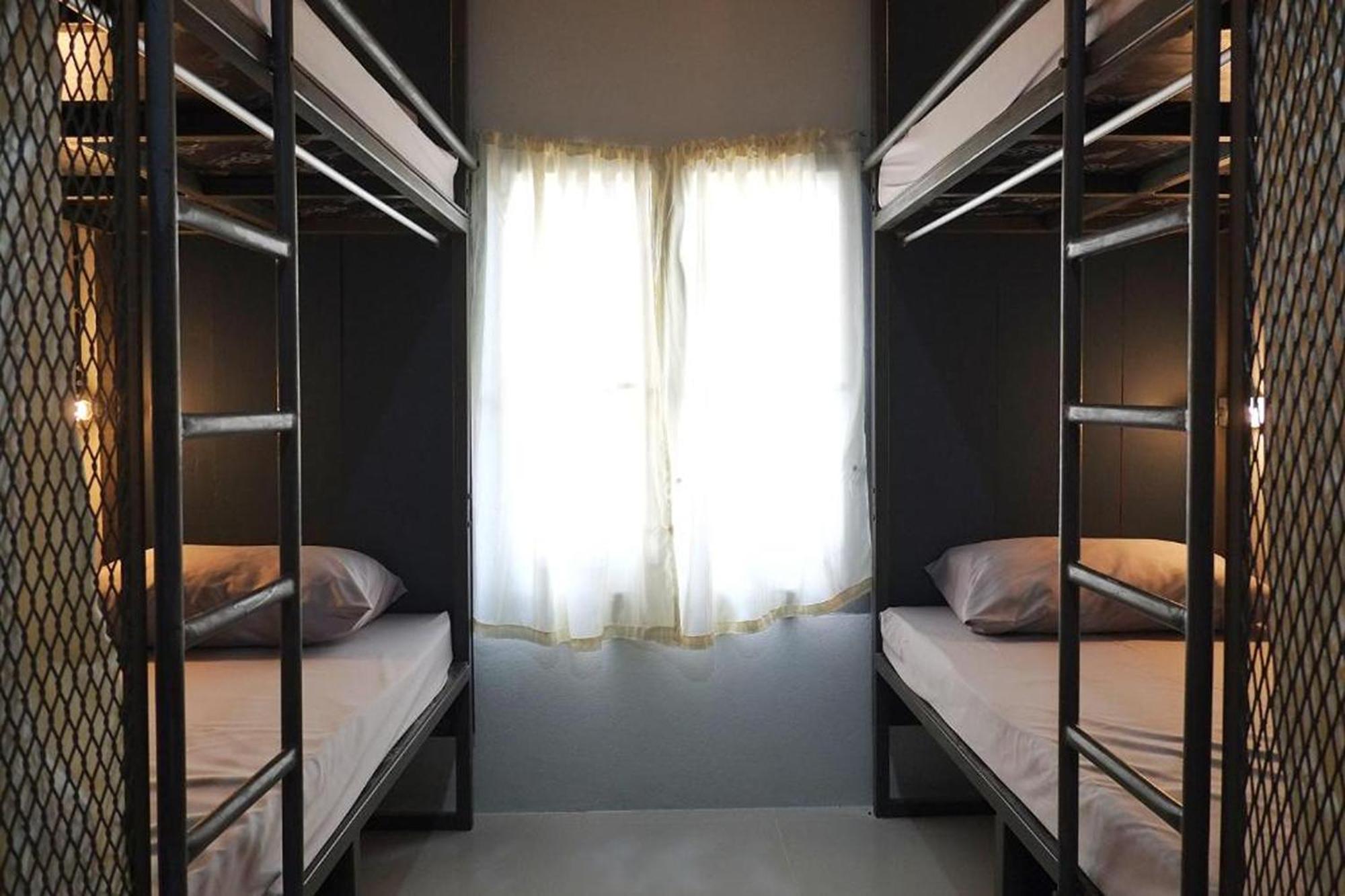Urban Bed (Adults Only) Hostel Chiang Mai Exterior photo