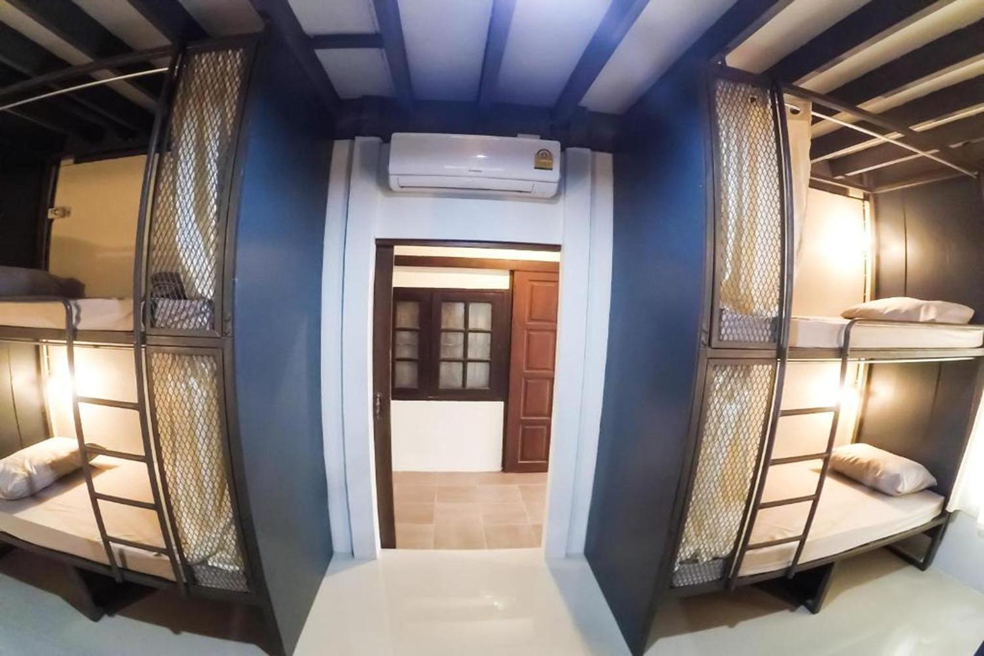 Urban Bed (Adults Only) Hostel Chiang Mai Exterior photo